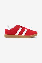 Load image into Gallery viewer, Huckle Sneaker in Red
